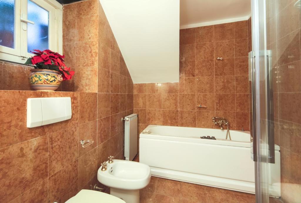Chiossone Suites Genoa Ngoại thất bức ảnh